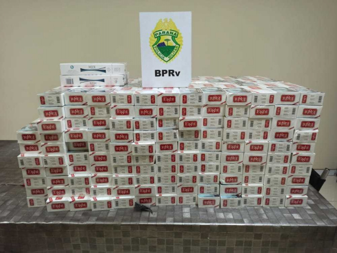 BPRV APREENDE MAIS DE 250 PACOTES DE CIGARROS DURANTE ABORDAGEM EM ROLÂNDIA/PR
