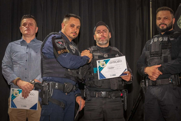 Policiais penais ministram aulas para futuros guardas municipais de São José dos Pinhais