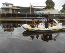  Equipe da PM resgata tartaruga marinha ameaçada de extinção em Paranaguá (PR) 