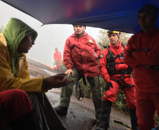  BPMOA resgata adolescente que caiu no Pico do Marumbi, em Morretes (PR) 