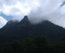  BPMOA resgata adolescente que caiu no Pico do Marumbi, em Morretes (PR) 