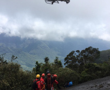  BPMOA resgata adolescente que caiu no Pico do Marumbi, em Morretes (PR) 