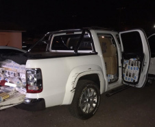  Homem tenta fugir de abordagem policial, mas é preso transportando cigarros em veículo roubado no Oeste do estado 