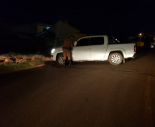  Homem tenta fugir de abordagem policial, mas é preso transportando cigarros em veículo roubado no Oeste do estado 