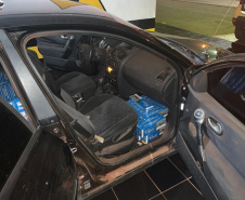 Policiais rodoviários apreendem 10 mil maços de cigarros contrabandeados no Oeste do estado