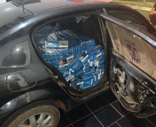 Policiais rodoviários apreendem 10 mil maços de cigarros contrabandeados no Oeste do estado