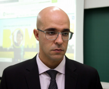 Forças de segurança envolvidos no Projeto-Piloto Em Frente Brasil ministram palestra para 130 alunos em São José dos Pinhais, na RMC