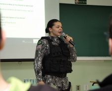 Forças de segurança envolvidos no Projeto-Piloto Em Frente Brasil ministram palestra para 130 alunos em São José dos Pinhais, na RMC