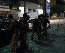  RONE simula roubo a banco no Centro de Curitiba; exercício faz parte do III Curso da unidade 