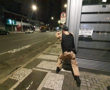  RONE simula roubo a banco no Centro de Curitiba; exercício faz parte do III Curso da unidade 