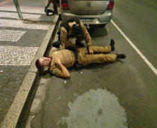  RONE simula roubo a banco no Centro de Curitiba; exercício faz parte do III Curso da unidade 
