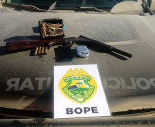 PM deflagra operação contra o tráfico de drogas, furtos e roubos no Litoral; cinco pessoas são presas