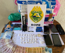 PM deflagra operação contra o tráfico de drogas, furtos e roubos no Litoral; cinco pessoas são presas