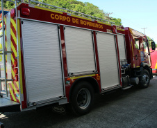 Corpo de Bombeiros recebe novo caminhão para suporte em combate a incêndios e acidentes de trânsito em Guaratuba (PR)