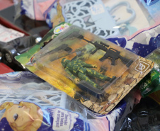  PM arrecada mais de 300 brinquedos e entrega para crianças de diversos bairros de Curitiba 