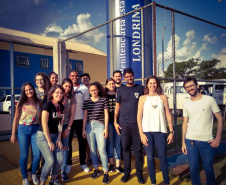 Estudantes visitam unidades de Londrina e doam livros ao Depen 