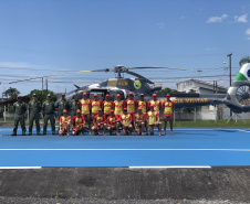 Céu e mar: Em conjunto, Corpo de Bombeiros e BPMOA fazem treinamento de guarda-vidas com apoio de aeronave em Matinhos