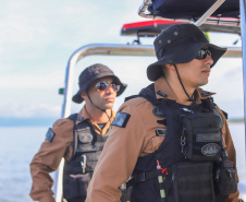 Comunidades que vivem em ilhas e áreas isoladas da Costa Leste do Paraná recebem atenção especial da PM