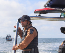 Comunidades que vivem em ilhas e áreas isoladas da Costa Leste do Paraná recebem atenção especial da PM