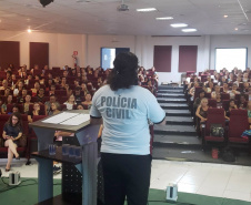  Polícia Civil participa da semana pedagógica em Matinhos