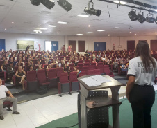 Polícia Civil participa da semana pedagógica em Matinhos