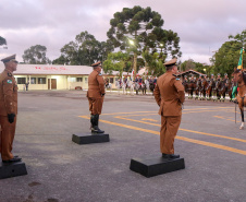 Regimento de Polícia Montada da PM celebra passagem de comando durante solenidade militar em Curitiba