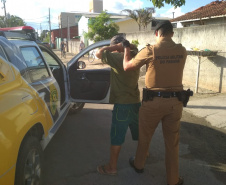 Operação Impacto I é desencadeada em São José dos Pinhais durante ações do projeto piloto Em Frente Brasil; duas armas de fogo são apreendidas