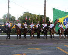 Regimento de Polícia Montada da PM celebra passagem de comando durante solenidade militar em Curitiba