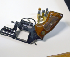 Forças policiais apreendem 20 armas por dia no Paraná