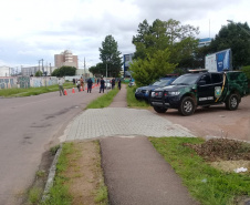 Em Fazenda Rio Grande, na RMC, PM e outros agentes de segurança desencadeiam a Operação Unindo Forças I e abordam mais de 100 pessoas