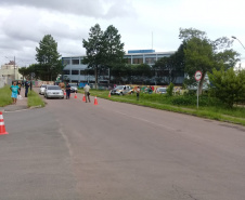 Em Fazenda Rio Grande, na RMC, PM e outros agentes de segurança desencadeiam a Operação Unindo Forças I e abordam mais de 100 pessoas