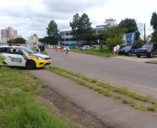 Em Fazenda Rio Grande, na RMC, PM e outros agentes de segurança desencadeiam a Operação Unindo Forças I e abordam mais de 100 pessoas