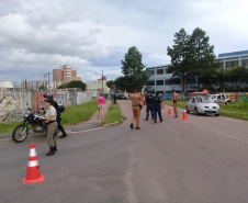 Em Fazenda Rio Grande, na RMC, PM e outros agentes de segurança desencadeiam a Operação Unindo Forças I e abordam mais de 100 pessoas