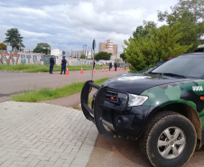 Em Fazenda Rio Grande, na RMC, PM e outros agentes de segurança desencadeiam a Operação Unindo Forças I e abordam mais de 100 pessoas