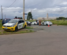 Em Fazenda Rio Grande, na RMC, PM e outros agentes de segurança desencadeiam a Operação Unindo Forças I e abordam mais de 100 pessoas
