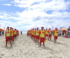 Corpo de Bombeiros forma nova turma de guarda-vidas