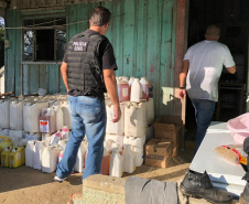 PCPR recupera defensivos agrícolas e apreende armas e veículo roubado em Irati