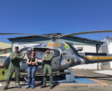 Aeronave da PM auxilia no transporte de vacinas contra a gripe em locais distantes do Paraná