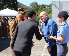 Secretário de Segurança recebe medalha de Mérito de Ensino na comemoração dos 49 anos da Academia Policial Militar do Guatupê