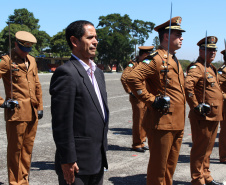 Secretário de Segurança recebe medalha de Mérito de Ensino na comemoração dos 49 anos da Academia Policial Militar do Guatupê