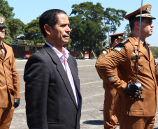 Secretário de Segurança recebe medalha de Mérito de Ensino na comemoração dos 49 anos da Academia Policial Militar do Guatupê