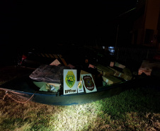  Barco com R$ 70 mil em cigarros e mercadorias é apreendido durante a Operação Hórus em porto clandestino do Oeste do estado 