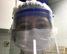 Penitenciária de Londrina produz escudos faciais e novo modelo de máscaras para hospitais da região