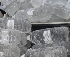 PCPR doa 1,4 mil frascos de álcool em gel apreendidos para UFPR