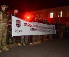 PCPR homenageia profissionais da saúde em frente ao Hospital do Trabalhador