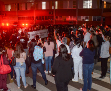 PCPR homenageia profissionais da saúde em frente ao Hospital do Trabalhador