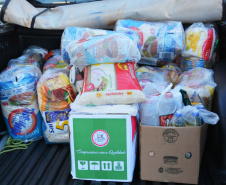 Policiais militares do COPOM de Londrina arrecadam alimentos para famílias carentes
