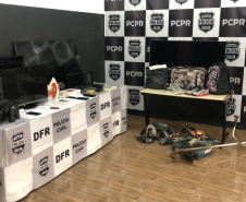 Polícia prende oito pessoas envolvidas em roubos em Curitiba e RMC
