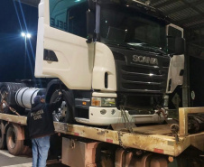 Polícia Civil recupera na RMC caminhão roubado no norte do Paraná