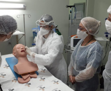 Em Foz, enfermeiros do Depen passam por capacitação para testagem da Covid-19